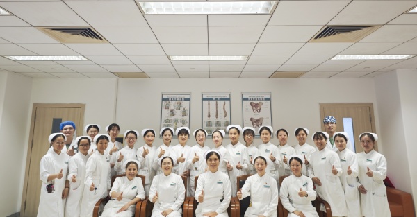 图1 全体人员合照_副本.jpg