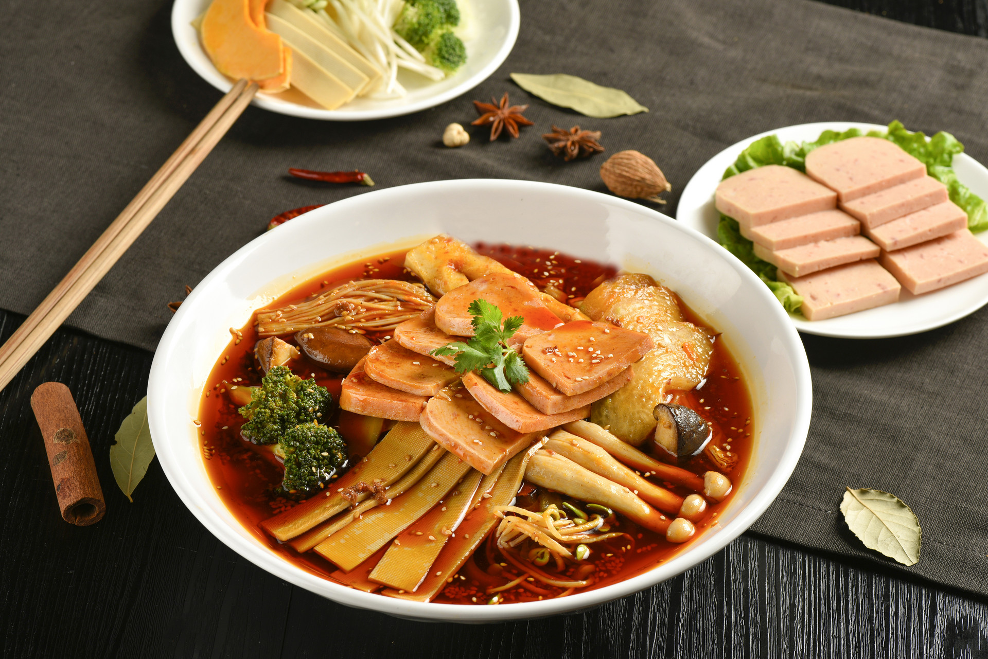 摄图网_500487848_banner_火锅冒菜麻辣烫（企业商用）.jpg