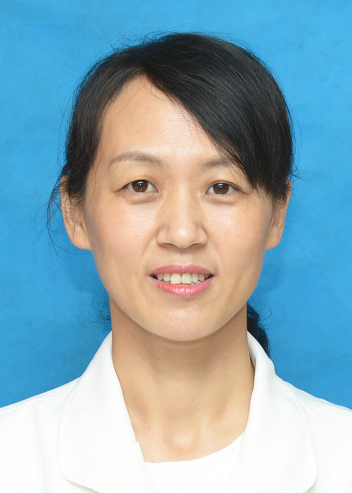 杨雪艳.jpg